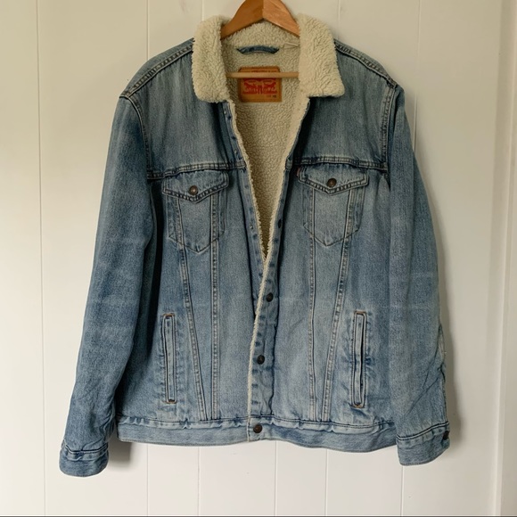 Levis Sherpa Lined Denim Trucker Jacket 